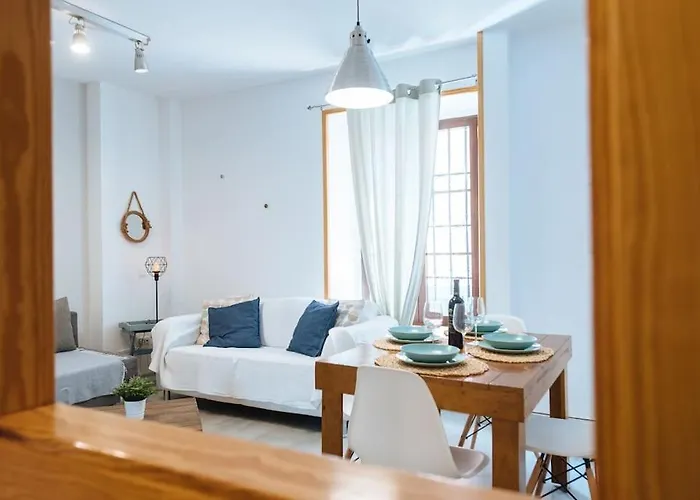 Acogedor Y * Σεβίλλη